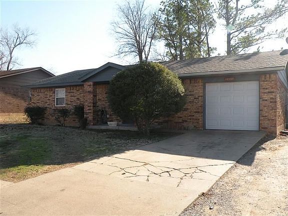 2nd image of 512 Woods Dr