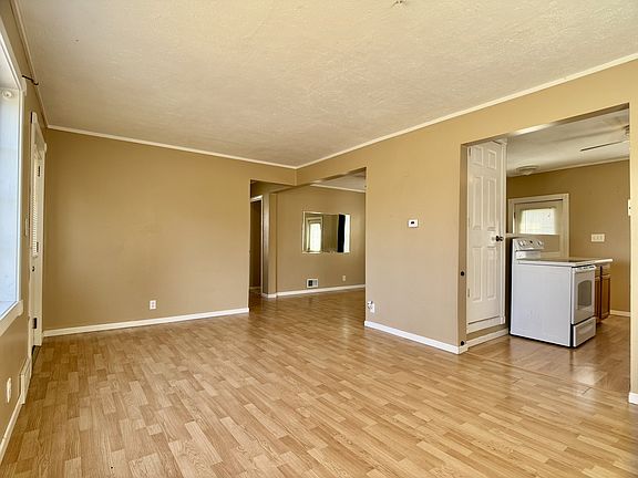 3rd image of 2006 SE Marshall St