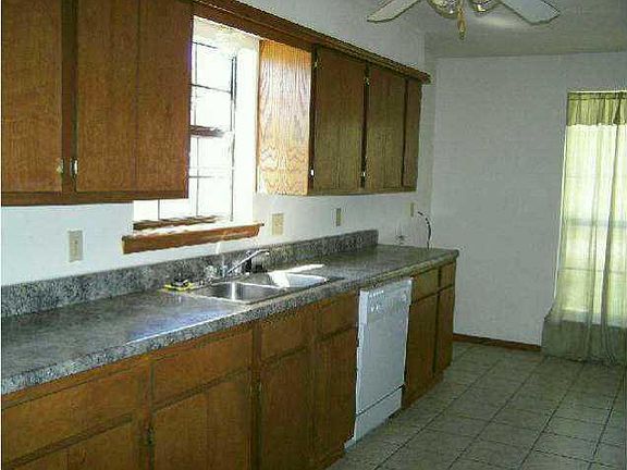 2nd image of 1418 Ideal St