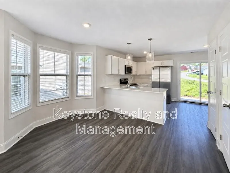 2 bed, 2.5 bath, 1224 sqft, $1,495 — Photo 2