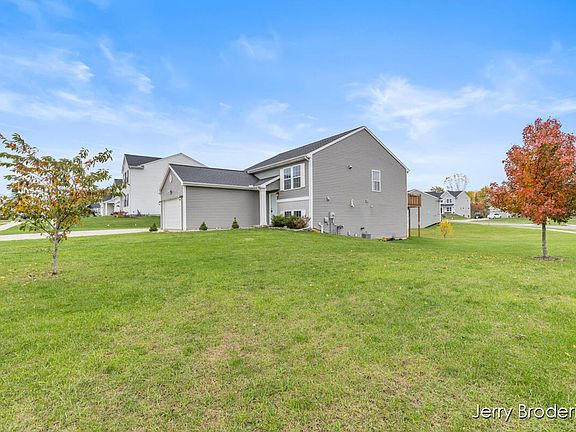 2nd image of 917 Oak Wind Ct