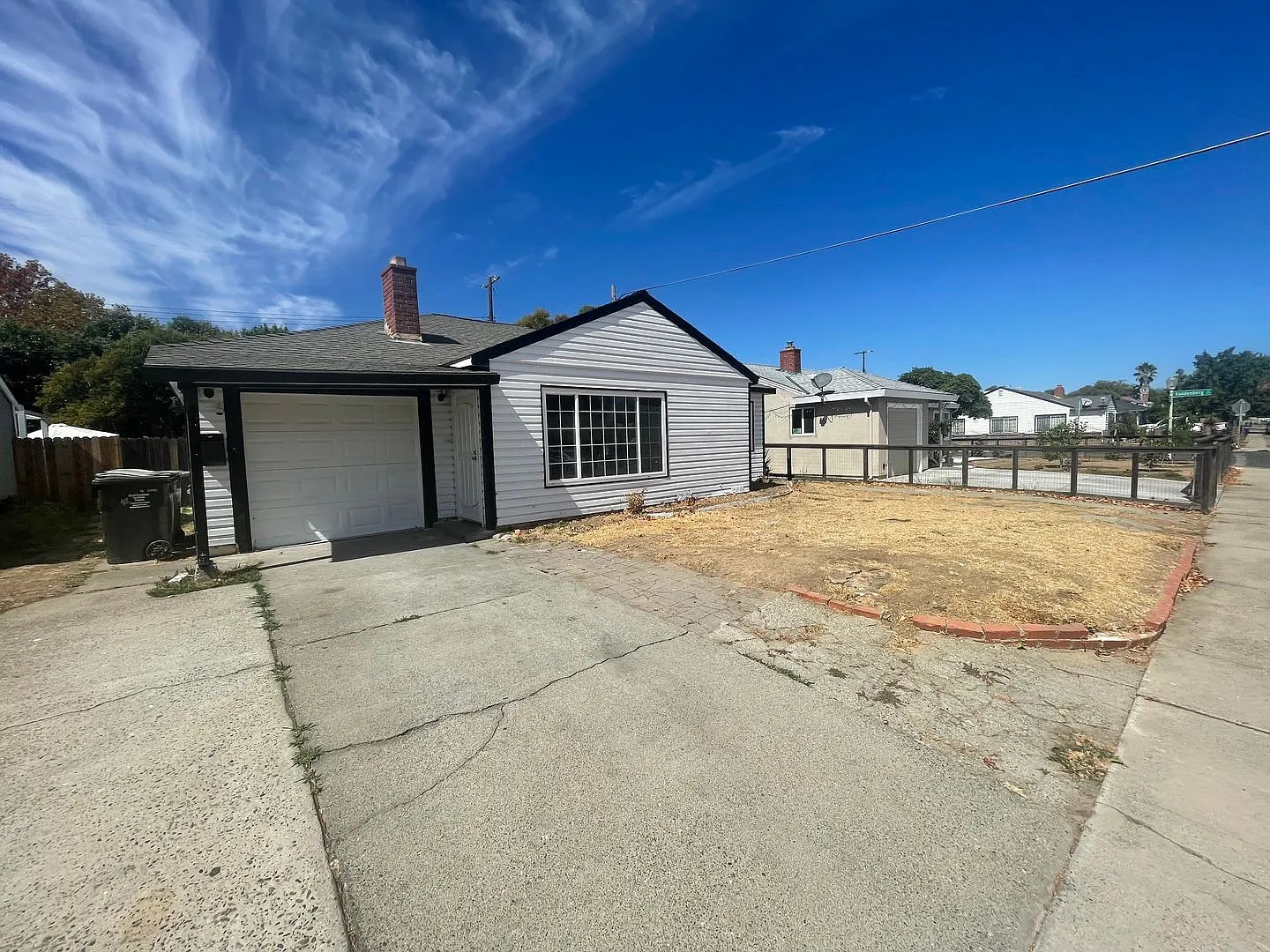 5250 Standish Rd - Sacramento 95820 — Photo 2
