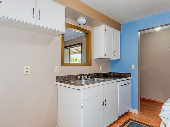 5th image of 3616 NE 151st Ave