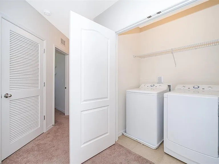 241 Arbor Lakes Dr — Photo 17