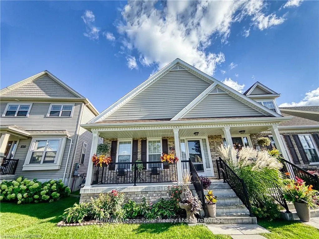 3 bed, $2,980 — Photo 1