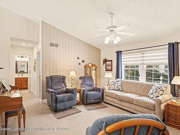 5th image of 1168 Emerald Dr