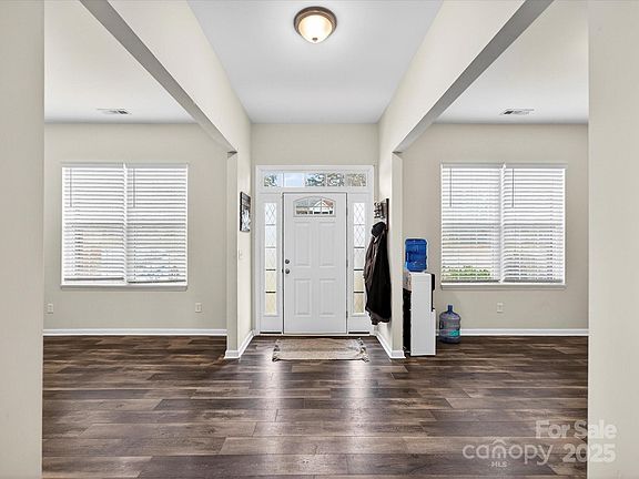4th image of 133 Ole Eastpointe Dr