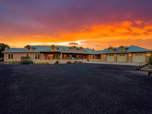 325 Braught Ln, Bosque Farms, NM 87068