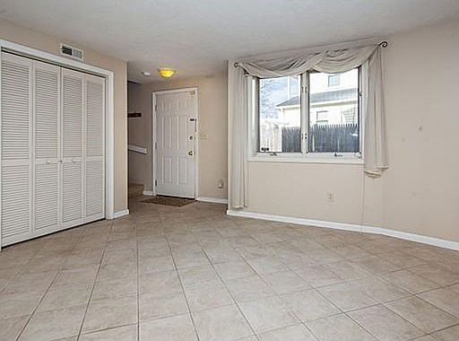5th image of 210 Centre St Unit 9