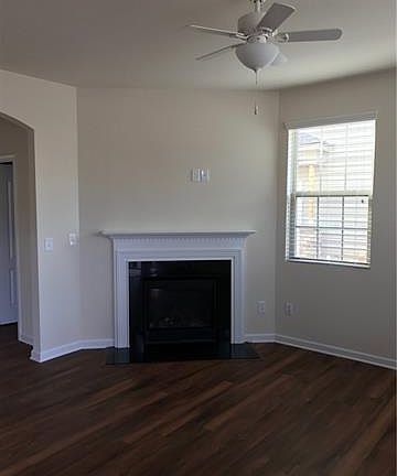 4th image of 3015 Honeylocust Lane