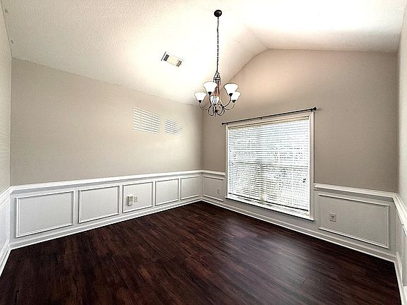 5th image of 32 Registry Way