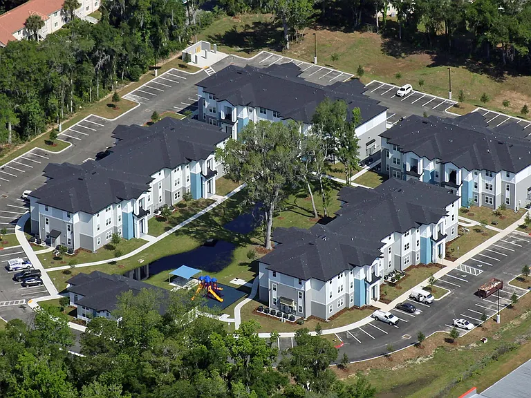 Silver Pointe — Photo 2