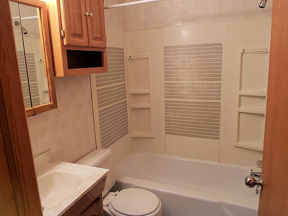 2nd image of 1709 Como Ave SE APT 2