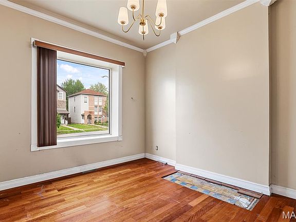 5th image of 6036 Horton Pl