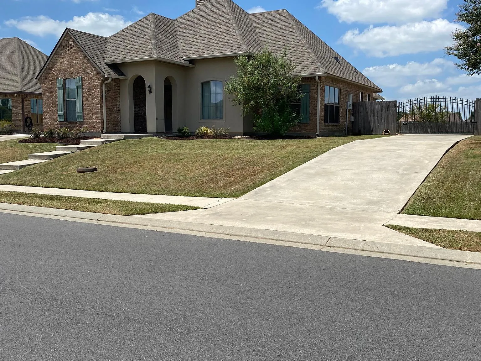 110 Bentwater Dr — Photo 1