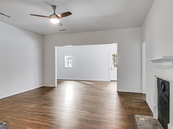 5th image of 734 W College St