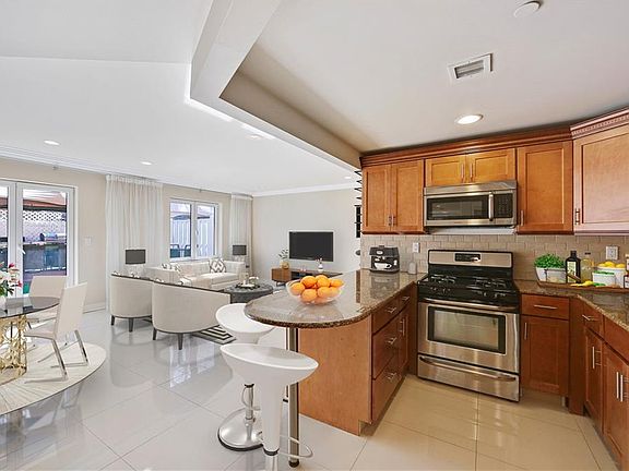 3rd image of 3165 Emmons Ave APT 1L