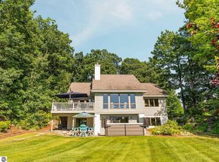 422 Timber Crest Dr, Traverse City, MI 49686
