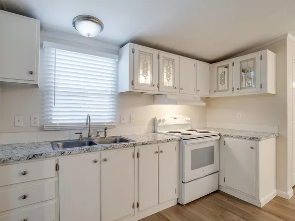 9208 1st St, Joshua, TX 76058