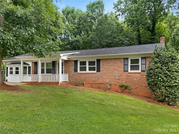 1371 Pressley Dr, Lincolnton, NC 28092