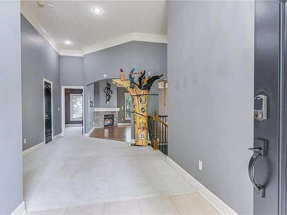 5th image of 10424 N Cypress Ave