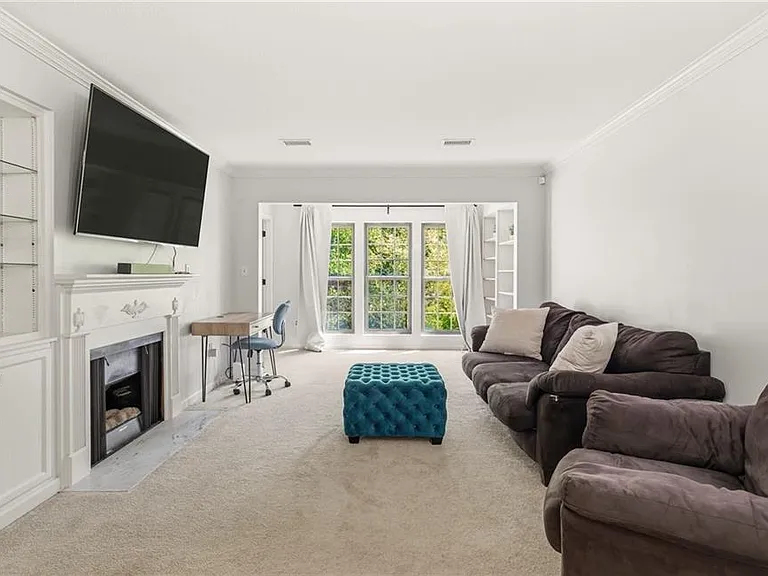 24307 Plantation Dr NE — Photo 11