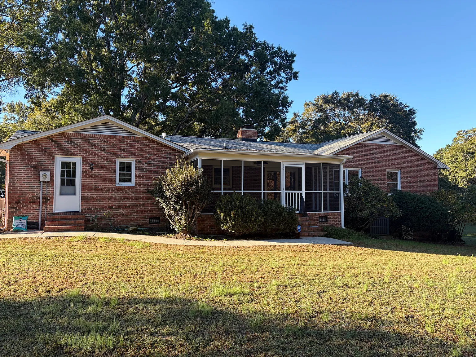 3 bed, 1745 sqft, $2,500 — Photo 3