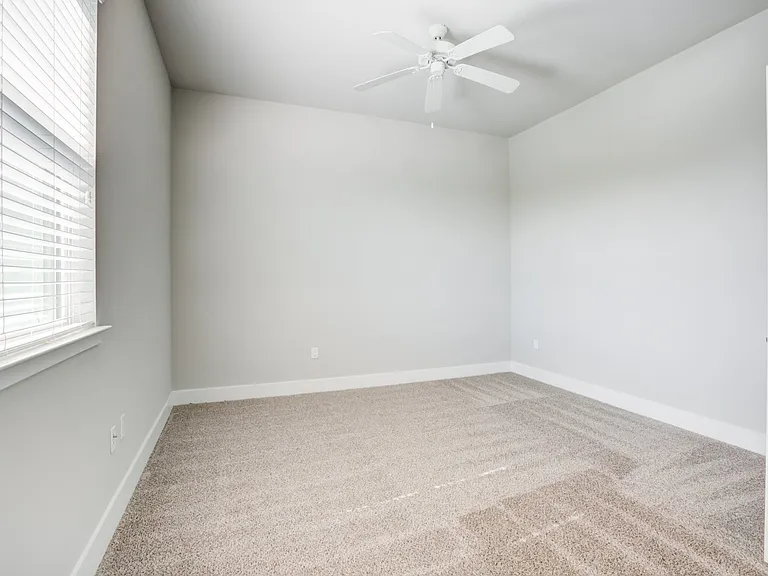 Viridian Reserve Apartments — Photo 30