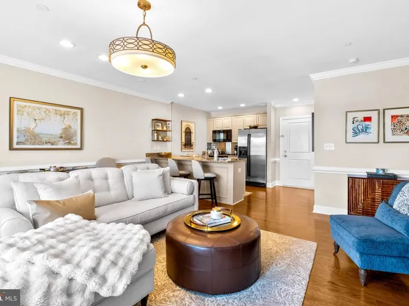 30 Kings Ct Unit 302, Haddonfield, NJ 08033