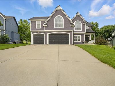 737 SW Derby Dr, Lees Summit, MO, 64081