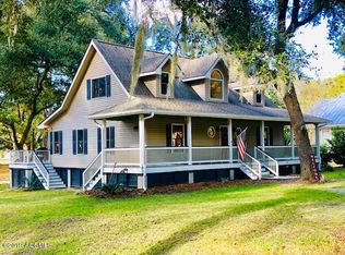 19 Barnwell Dr, Beaufort, SC 29907