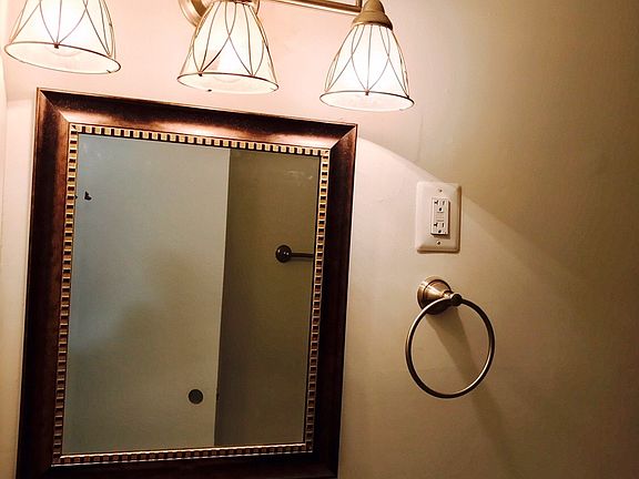 5th image of 7 Canterbury Sq APT 402