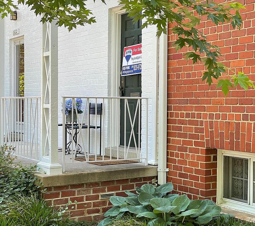 1st image of 1604 Mount Eagle Pl