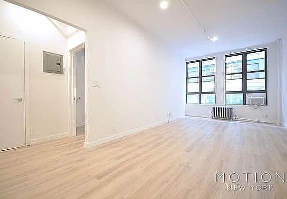 4th image of 243 W 54th St #1B