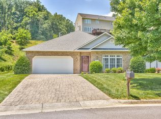 6017 Brahma Rd, Roanoke, VA 24018