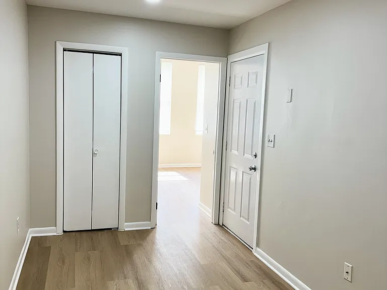 712 Lennox St #2 — Photo 10
