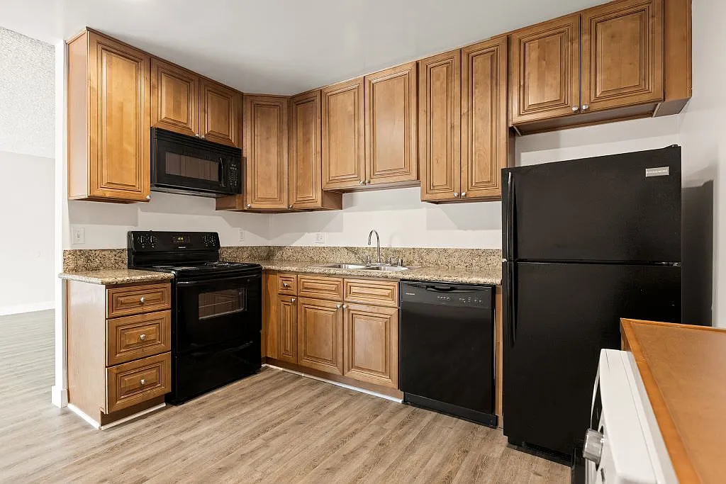 Parthenia Terrace Apartments — Photo 4