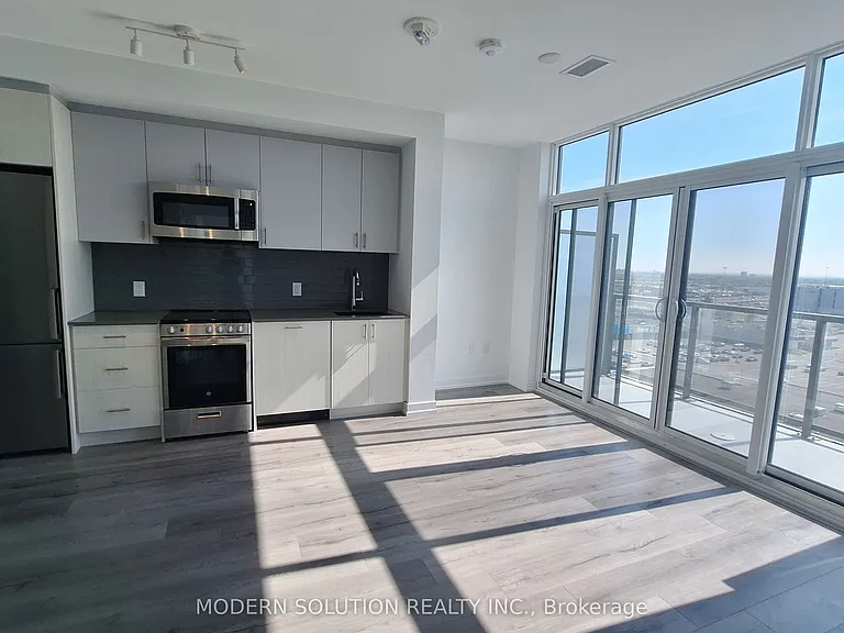 1195 The Queensway #1001 — Photo 5