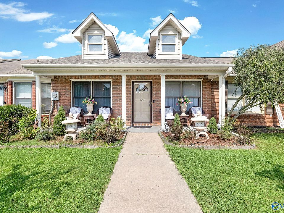 1st image of 1954 E Brownstone Ct SW