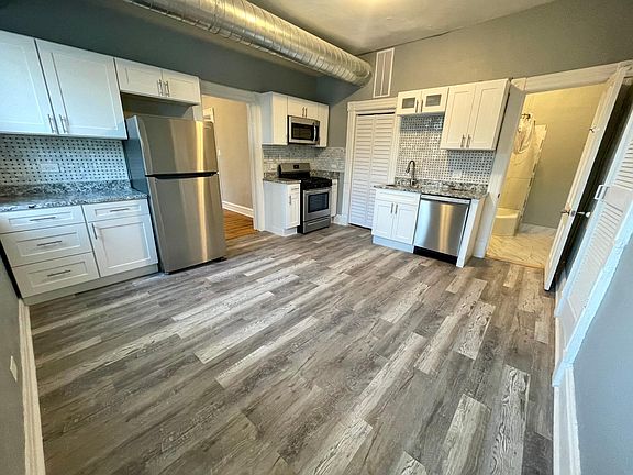 5th image of 1937 N Central Park Ave #2R
