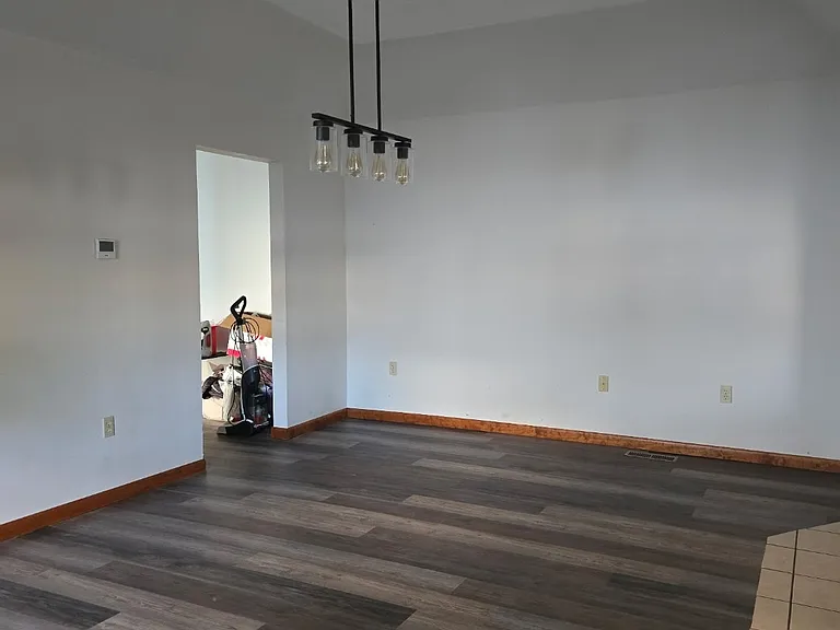 4 Miner St — Photo 3