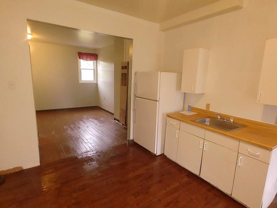 1st image of 147 W Delavan Ave #1