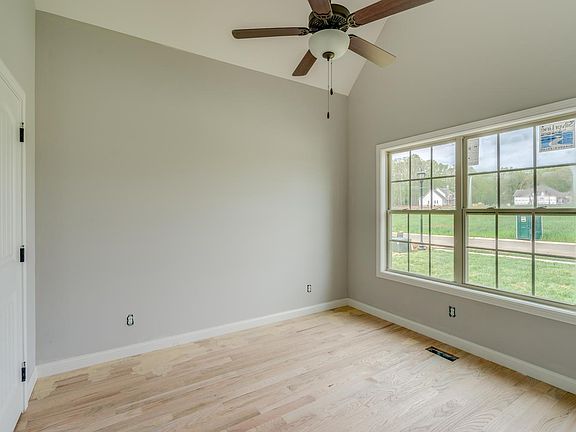 5th image of 1008 Chagford Dr