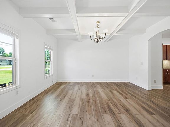 4th image of 607 28th Ave