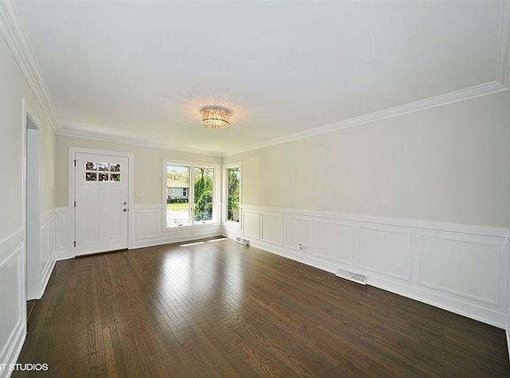 2nd image of 2545 Ernst St