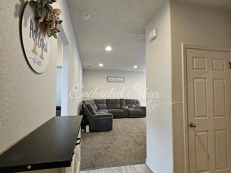 1043 Vallecito Loop NW — Photo 4