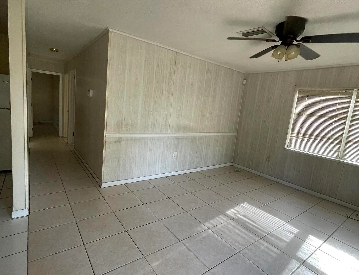 3 bed, 1.0 bath, 1180 sqft, $1,950 — Photo 3