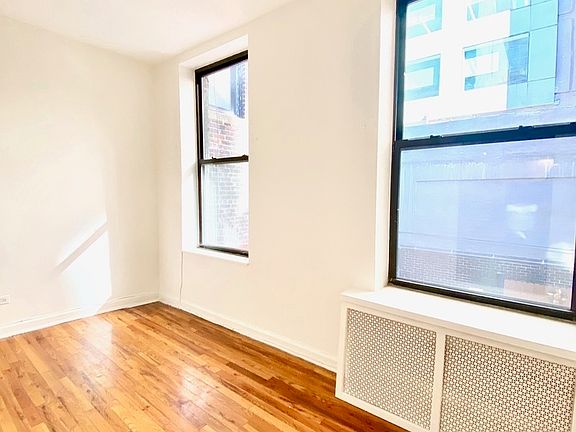 5th image of 111 E 31st St #5