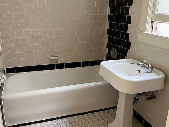 5th image of 2090 Green St #45