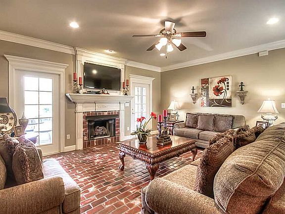 3rd image of 1837 Emberwood Cir